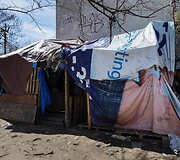 Filadelfijos Kensingtono rajone įsikūrusi heroiną vartojančių narkomanų stovykla