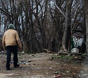Filadelfijos Kensingtono rajone įsikūrusi heroiną vartojančių narkomanų stovykla