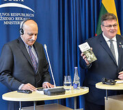 Ministras Linas Linkevičius Vilniuje susitiko su Indijos jaunesniuoju užsienio reikalų ministru M. J. Akbaru