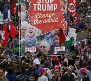 Briuselyje keli tūkstančiai žmonių protestavo prie&scaron; Trumpo vizitą