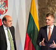 Naujosios Jungtinės Karalystės gynybos ata&scaron;ė Lietuvai majorės Jane Witt akreditacijos ceremonija