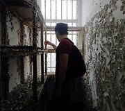 Kaukėti aktyvistai tyrinėja apleistą Honkongo praeitį