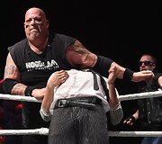 &bdquo;Hoodslam&ldquo; &ndash; beproti&scaron;kaiusias ir ne&scaron;vankiausias Oklando amerikieti&scaron;kų imtynių vakaras