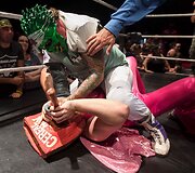 &bdquo;Hoodslam&ldquo; &ndash; beproti&scaron;kaiusias ir ne&scaron;vankiausias Oklando amerikieti&scaron;kų imtynių vakaras