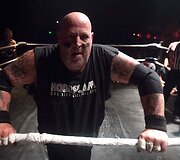 &bdquo;Hoodslam&ldquo; &ndash; beproti&scaron;kaiusias ir ne&scaron;vankiausias Oklando amerikieti&scaron;kų imtynių vakaras