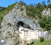 Predjamos pilis