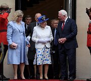 Britanijos karalienė paminėjo 150-ąsias Kanados valstybingumo metines