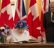 Britanijos karalienė paminėjo 150-ąsias Kanados valstybingumo metines
