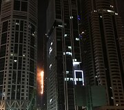 Gaisras viename auk&scaron;čiausių Dubajaus dangoraižių