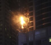 Gaisras viename auk&scaron;čiausių Dubajaus dangoraižių