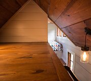 &bdquo;Timbercraft's Tiny Homes&ldquo; JAV gaminamas nedidelis ir jaukus kilnojamas medinis namas 