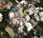 Gelbėjimo operacija po žemės drebėjimo italijoje