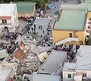 Gelbėjimo operacija po žemės drebėjimo italijoje