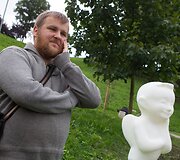 Vilniaus Misionierių sodų parke atidengta unikali &Scaron;viečiančio angelo skulptūra