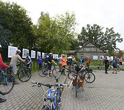 Turas po festivalio &bdquo;KAUNAS PHOTO&ldquo; lauko parodas dviračiais