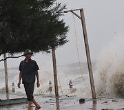 Vietname siaučia smarkus taifūnas Doksuri