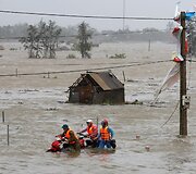 Vietname siaučia smarkus taifūnas Doksuri