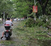 Vietname siaučia smarkus taifūnas Doksuri