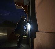Karibų salų gyventojai gūžiasi prie&scaron; uraganą Maria