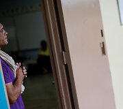 Karibų salų gyventojai gūžiasi prie&scaron; uraganą Maria