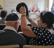 Kaimelis Rumunijoje su linksmosiomis kapinėmis