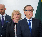 Sutarties dėl norvegi&scaron;kų sistemų NASAMS įsigijimo pasira&scaron;ymas