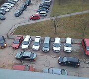 Automobilių stovėjimo aik&scaron;telės Vilniaus Žemynos gatvėje