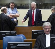 Buvęs Bosnijos serbų pajėgų vadas R. Mladičius nuteistas kalėti iki gyvos galvos
