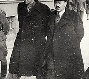 Lietuvos SSR Auk&scaron;čiausiosios Tarybos Prezidiumo pirmininkas Justas Paleckis ir Lietuvos komunistų partijos (bol&scaron;evikų) centro komiteto pirmasis sekretorius Antanas Sniečkus. [1944&ndash;1945 m.]