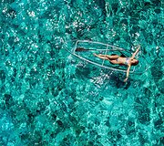 Skaidri baidarė &ndash; galimybė pažinti povandeninį pasaulį skaidriuose Bahamų vandenyse