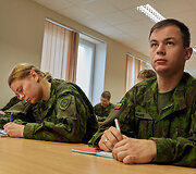 Jaunesniųjų karininkų vadų mokymai