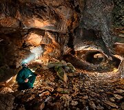 Kuneo urvuose pozuojantis fotografas Paolo Lombardi