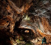 Kuneo urvuose pozuojantis fotografas Paolo Lombardi