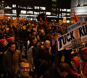 &Scaron;veicarijoje prie&scaron; D.Trumpą protestavo daugiau kaip tūkstantis žmonių