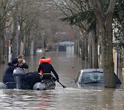 Patvinusi Senos upė Paryžiuje