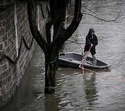Patvinusi Senos upė Paryžiuje