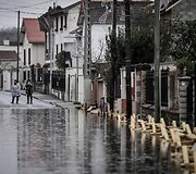 Patvinusi Senos upė Paryžiuje