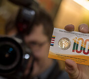 Lietuvos bankas i&scaron;leido proginę monetą, skirtą Baltijos valstybių 100-mečiui