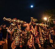 &Scaron;imtai tūkstančių tikinčiųjų Malaizijoje &scaron;venčia hinduistų festivalį