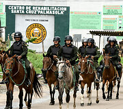 Bolivijoje policijai puolant kalėjimą žuvo septyni kaliniai