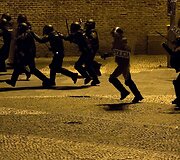 Madride po gatvės prekiautojo mirties įsiplieskė neramumai