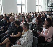 Nacionalinėje bibliotekoje &ndash; nauja Jolitos Vaitkutės instaliacija &bdquo;Pabudę i&scaron; knygų&ldquo;