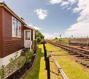 &Scaron;kotijoje parduodamas namas, &scaron;alia kurio dažnai pravažiuoja &bdquo;Hogwarts Express&ldquo; traukinys