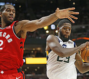 Royce'as O'Neale'as ir Kawhi Leonardas