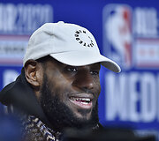 NBA žurnalistų sesijoje - superžvaigždžiū portr