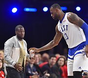 LeBronas Jamesas ir Kevinas Hartas