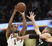 Jonas Valančiūnas ir Rodney Hoodas