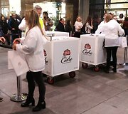 &bdquo;Juodąjį penktadienį&ldquo; Londono pirkėjai neplūdo į didžiausias parduotuves.