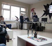 Komiksų centre &Scaron;iaulių bibliotekoje svečias i&scaron; Prancūzijos dalijosi patirtimi su vietos jaunimu