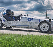 Automobilyje telpa 2 žmonės, bolido svoris &ndash; maždaug 600 kilogramų